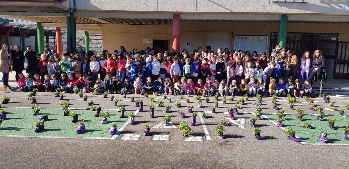 Actividad contra la violencia machista en el CEIP Sárdoma-Moledo.