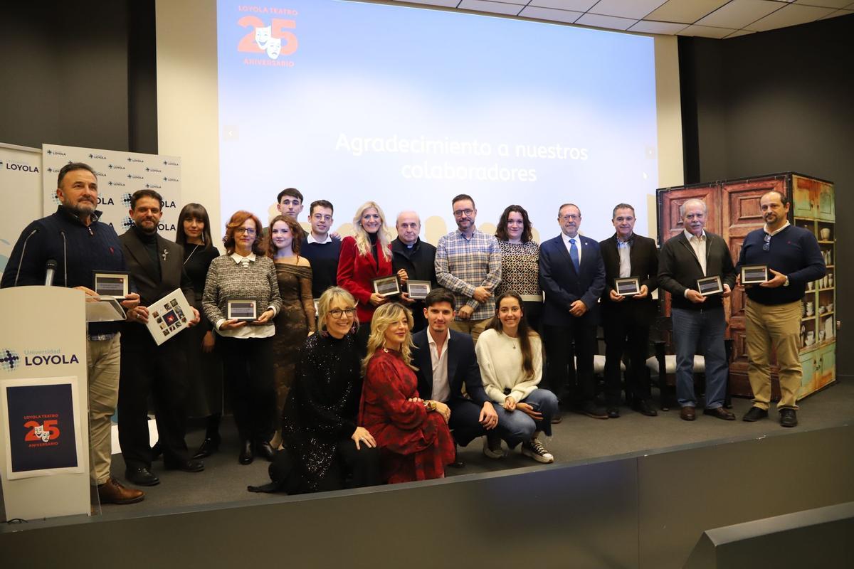 Entrega de reconocimientos, en la gala de cumpleaños.