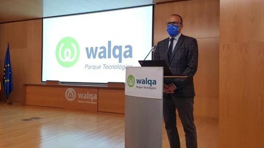 Felipe Faci, durante su visita en el parque tecnológico Walqa al curso de especialización en Ciberseguridad.