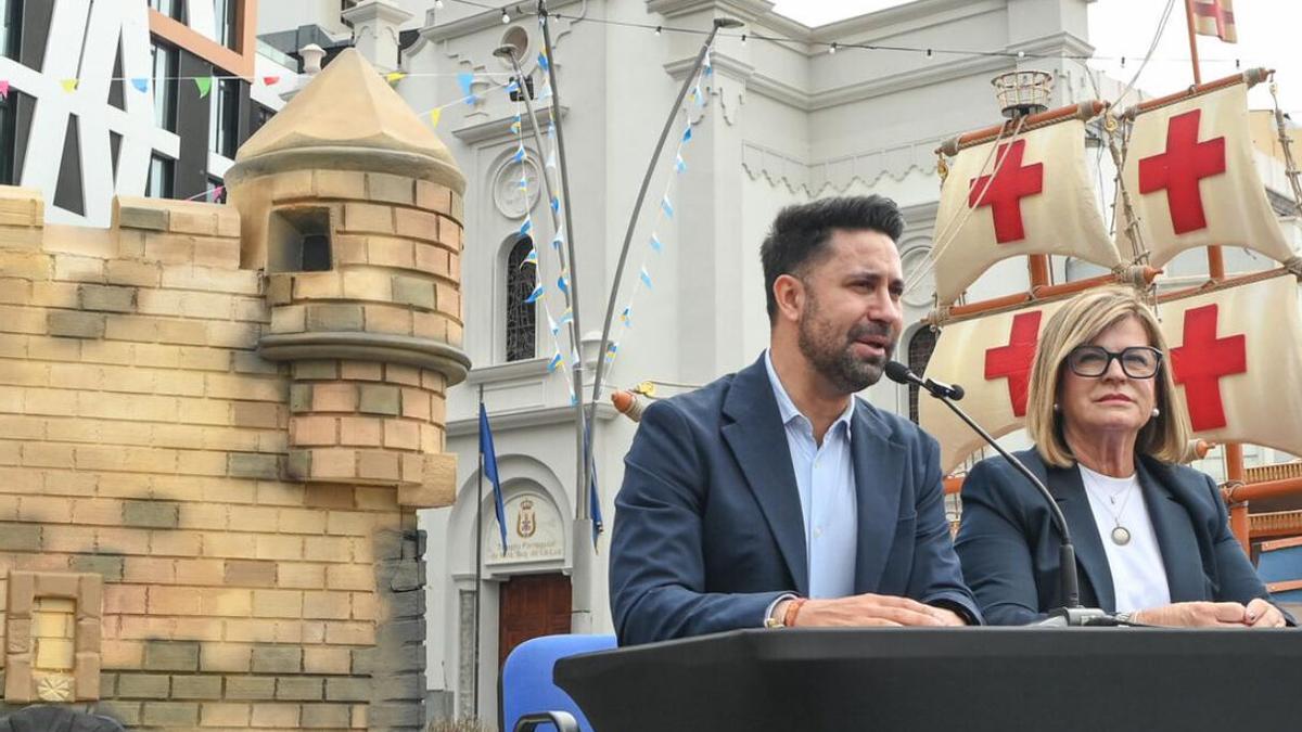 Héctor Alemán e Inmaculada Medina, en un acto del Ayuntamiento.