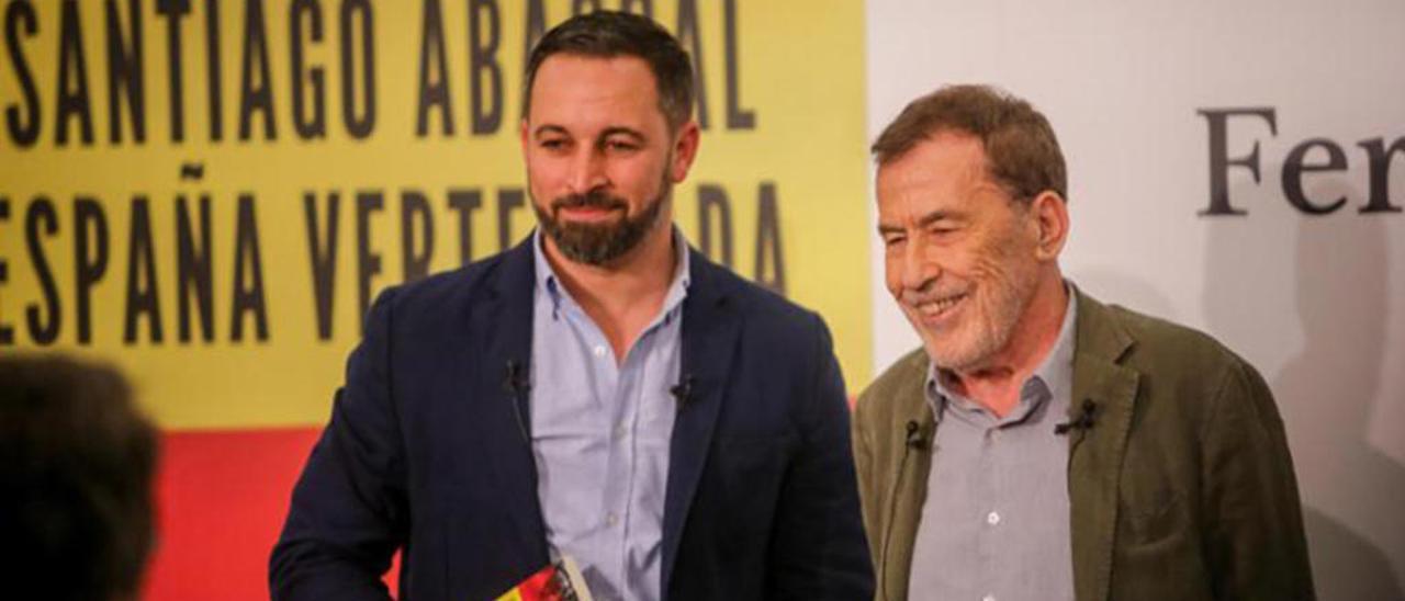 Santiago Abascal con Fernando Sánchez Dragó.