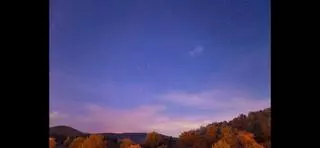 ¿Dónde ver las auroras boreales hoy? La tormenta solar ilumina Catalunya por segundo día consecutivo