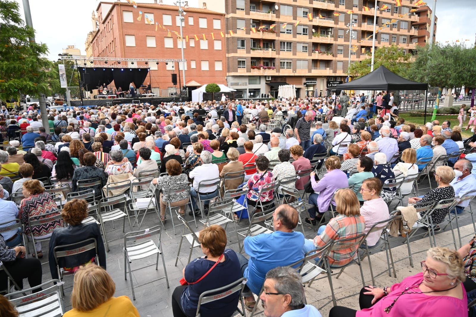 Las fotos del tributo a Rocío Jurado en el día de los mayores de las fiestas de Almassora