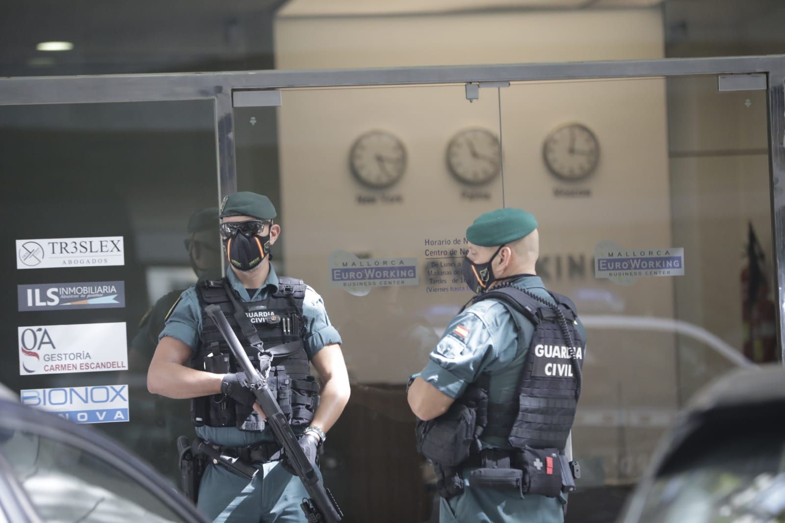 Gran operación de la Guardia Civil en Palma contra una red de estafadores internacionales