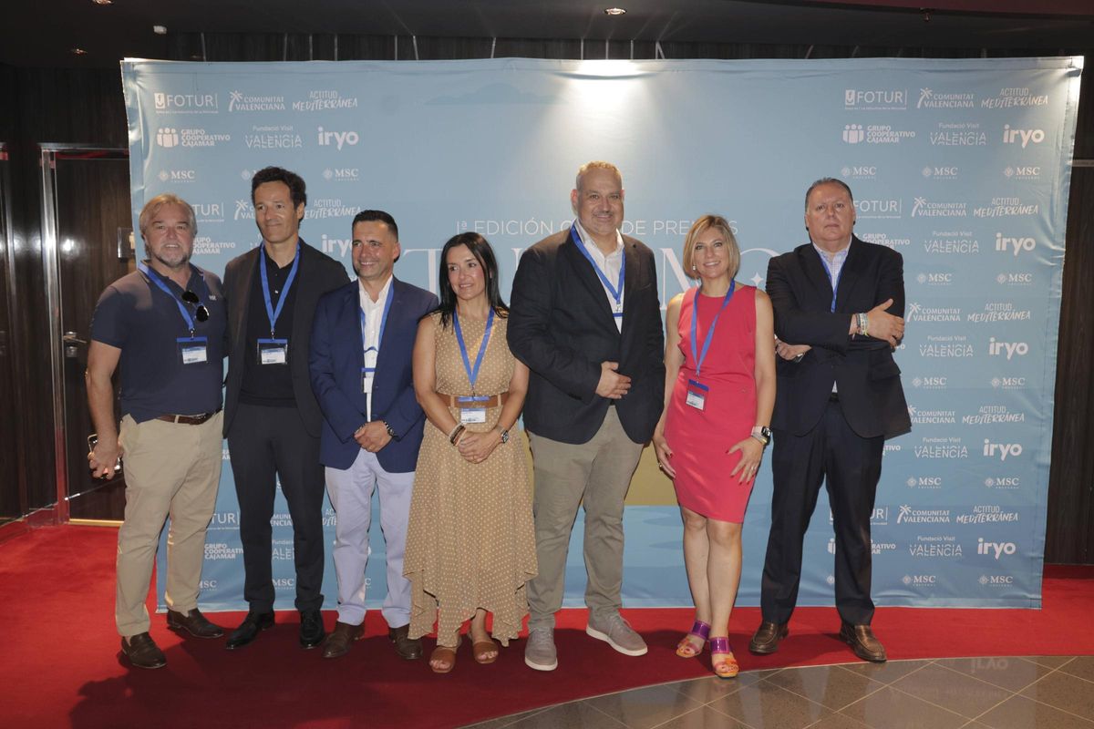 Fernando Aliño (Atenea Sky), Andrés Seijo, Vicente Sanvicente, Mercedes Bagan, Jesús García, Mara Velez y Manuel Fernández, representantes de Cajamar.