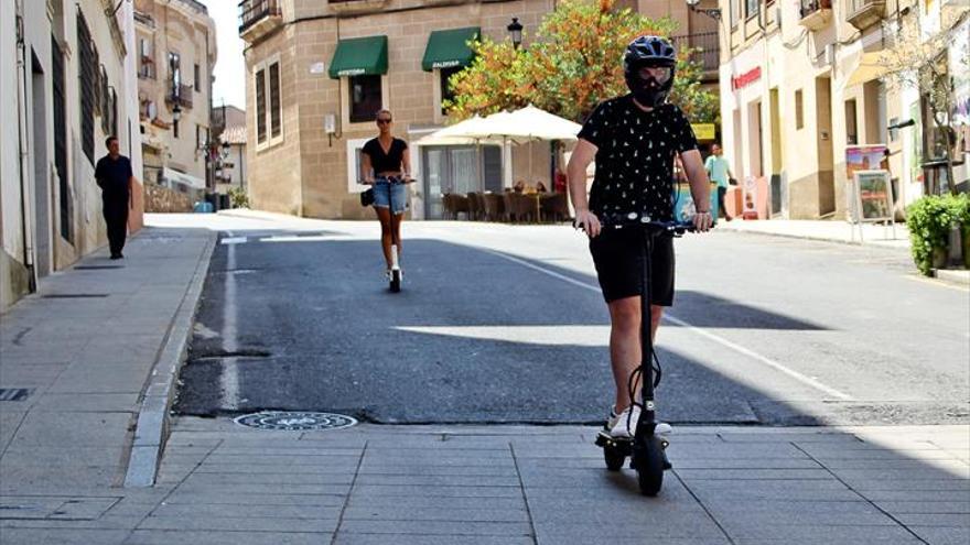 La Audiencia falla que hay patinetes que precisan del permiso de conducir