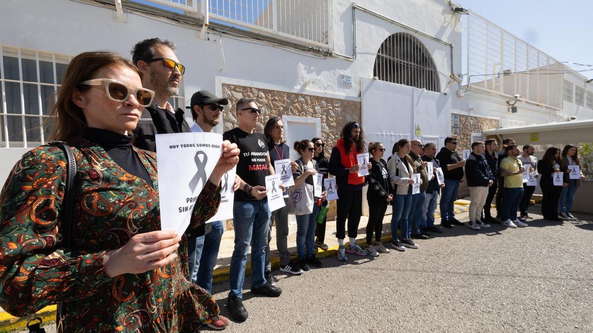 La concentración de los funcionarios de prisiones en Ibiza, en imágenes