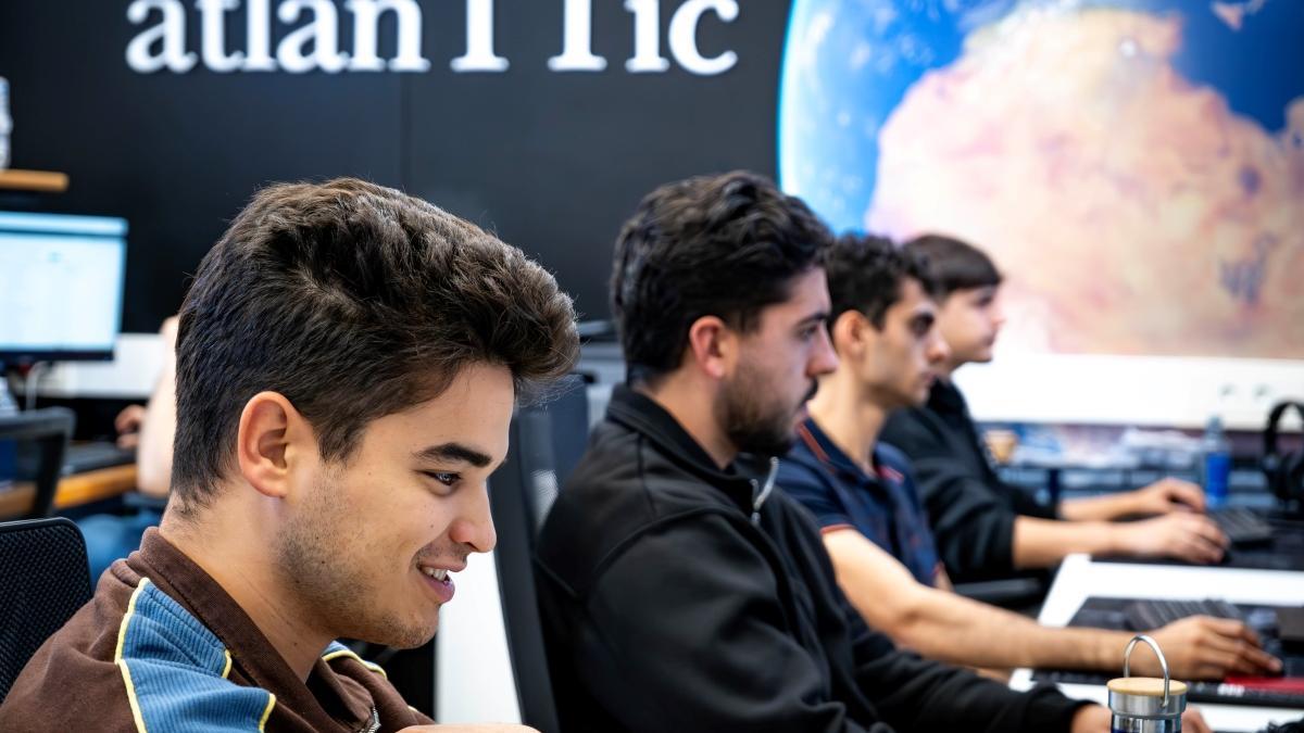 Investigadores do Centro de Investigación en Tecnoloxías de Telecomunicación da Universidade de Vigo, atlanTTic.