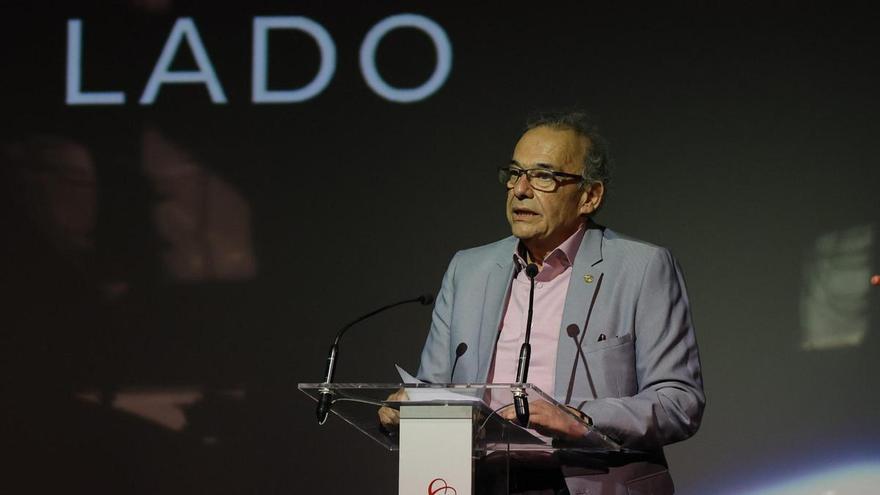 Vídeo | Sube al escenario el Cronista Oficial de Cáceres, Fernando Jiménez Berrocal