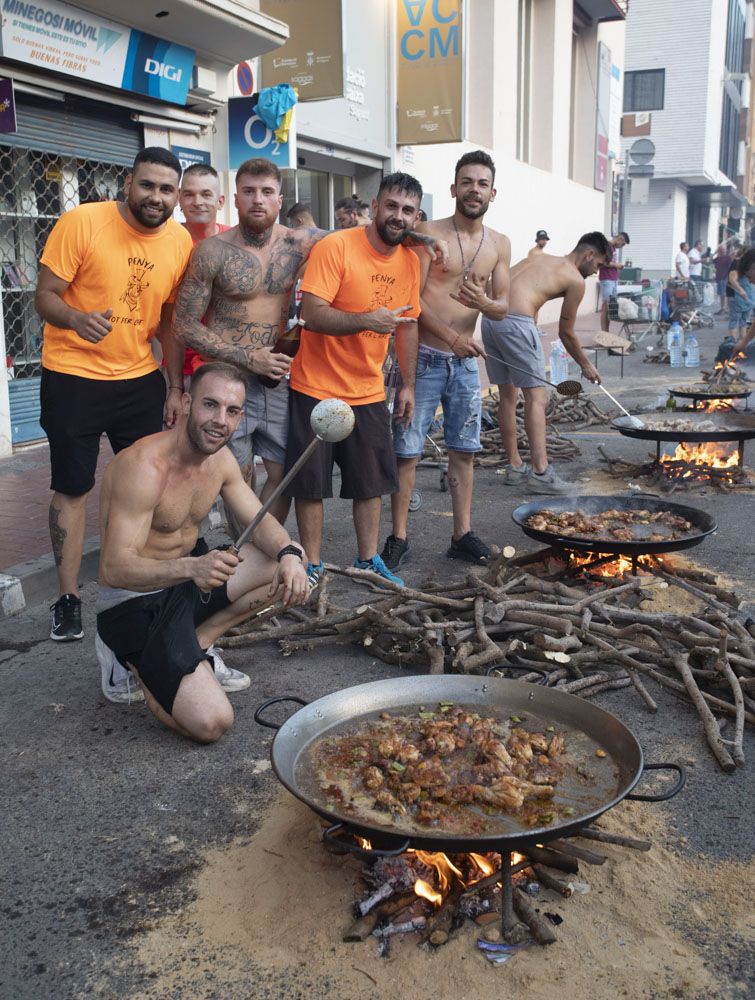 Fiestas de Sagunt. Las peñas en el tradicional concurso de paellas.