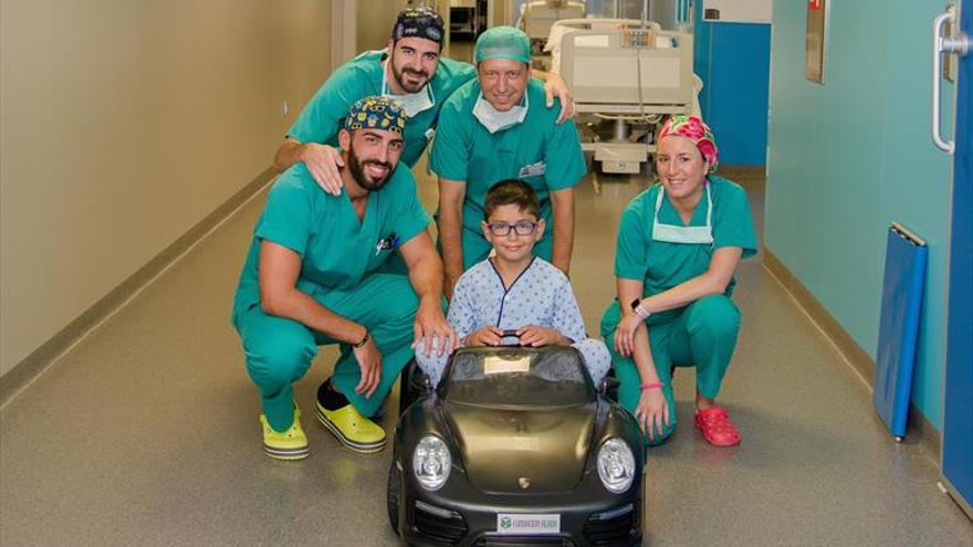 San Juan de Dios recibe coches de la Fundación Albor