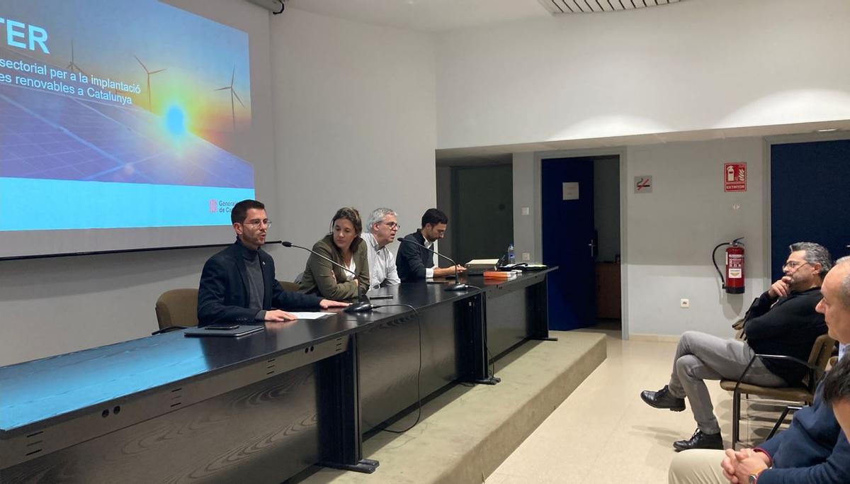 Un moment de la presentació del pla al Bages amb la directora de l'ICAEN