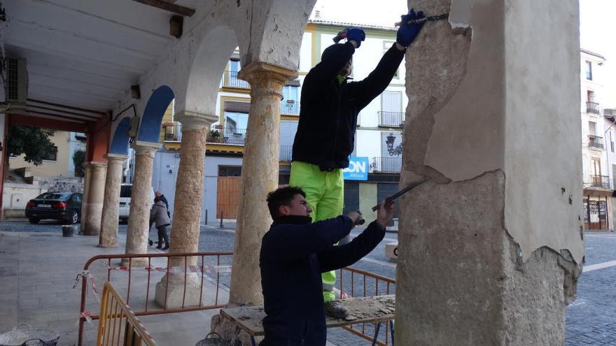 Xàtiva inicia la restauración de los porches del Mercat