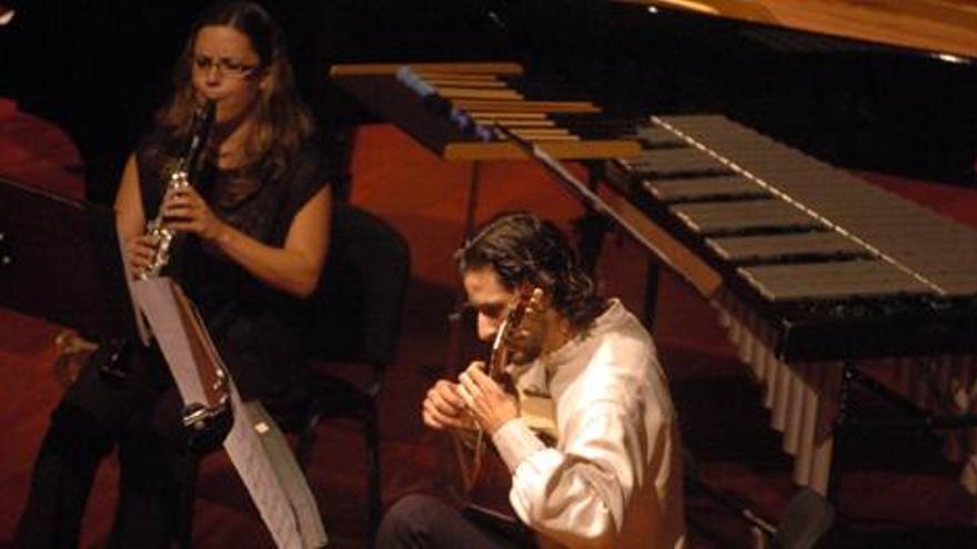 Laura Sánchez y José Mª Ramírez, al inicio del concierto. i A. MARRERO