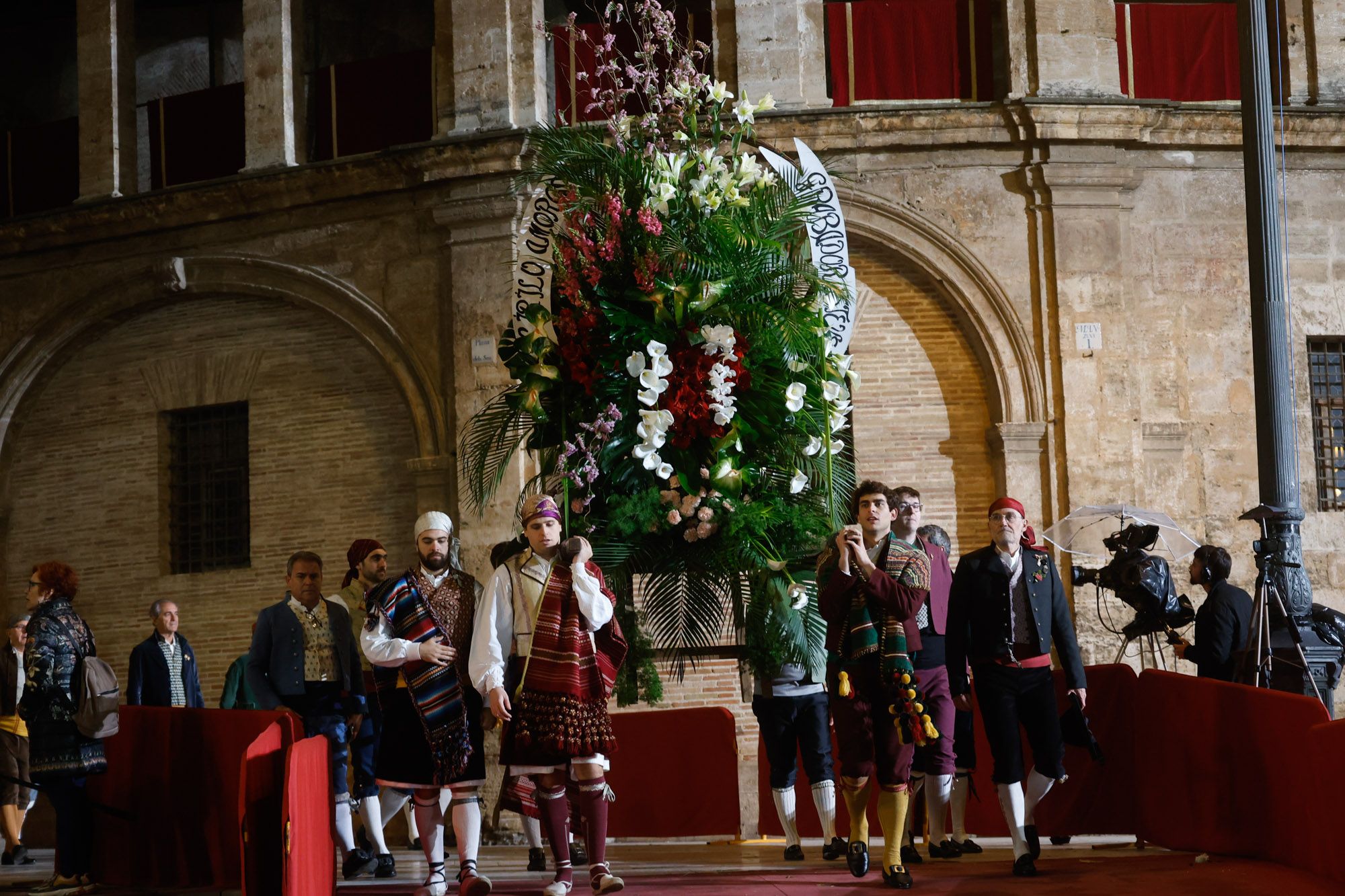 Todas las fotos de la Ofrenda del 17 de marzo por la calle de la Paz de 21:00 a 22:00 horas