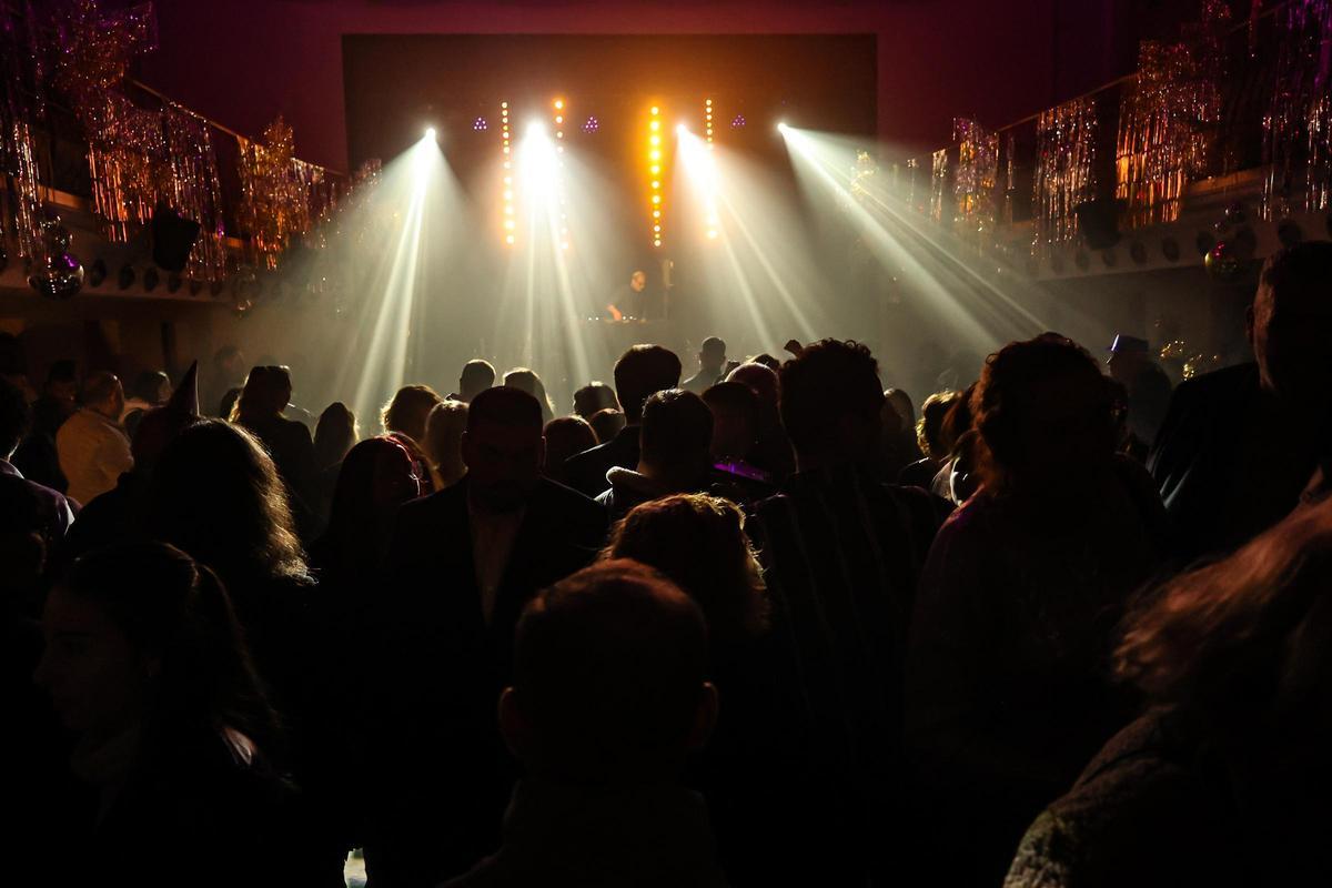 Fotografía de archivo de la Fiesta de Nochevieja 2024 en Santa Eulària