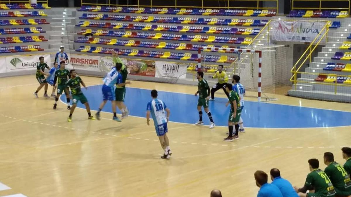 Partido entre el Iberoquinoa Antequera y el Trops.