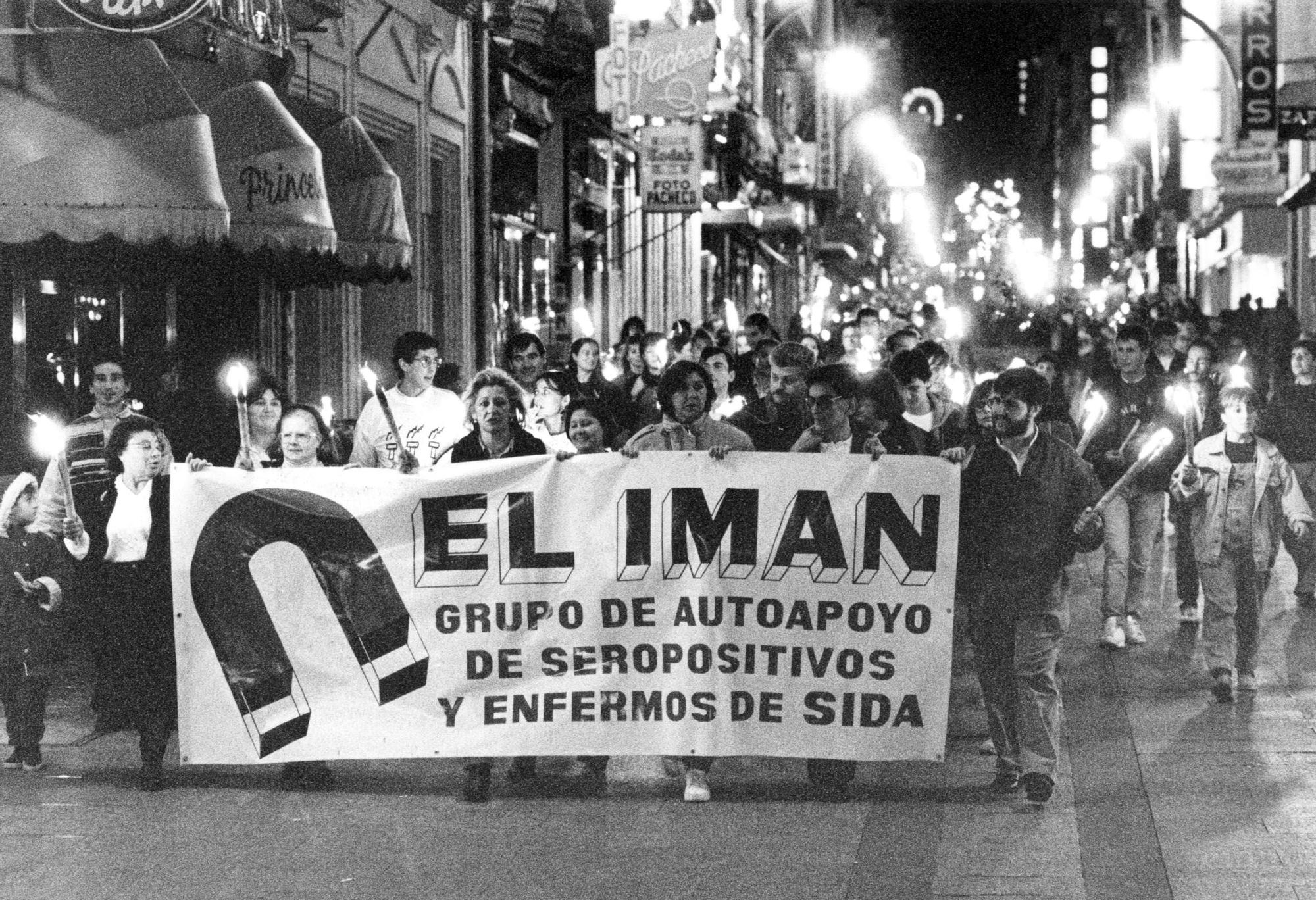 Manifestación por las calles de Vigo del grupo Imán en 1993