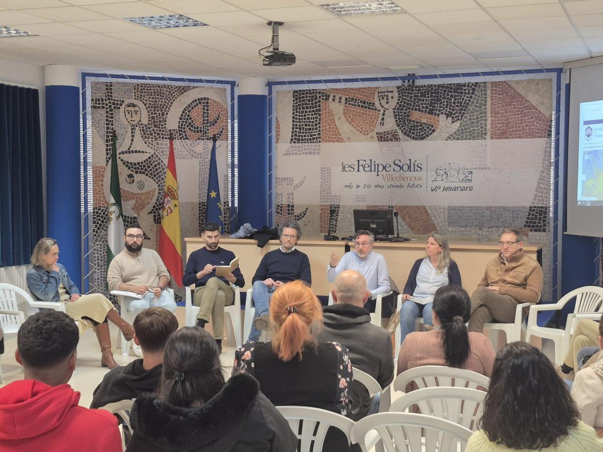 Asistentes a la charla informativa celebrada en Cabra.