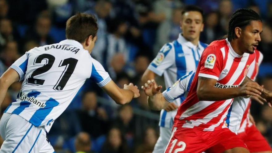 Douglas en una acció del partit d&#039;Anoeta