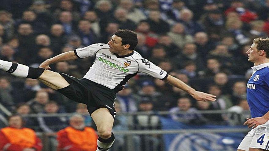 Fútbol ficción: Los goles de Aduriz ante el Schalke y la oferta que Llorente rechazó