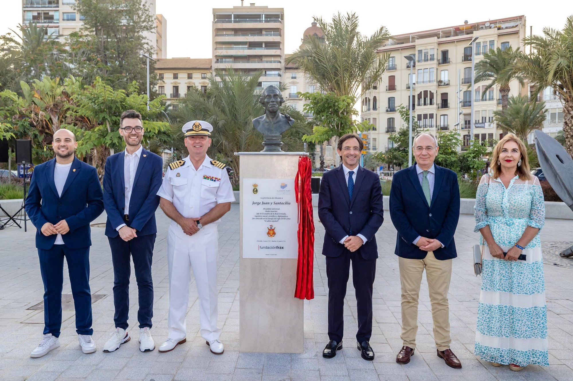 La Fundación Frax inaugura un busto en homenaje a Jorge Juan y Santacilia