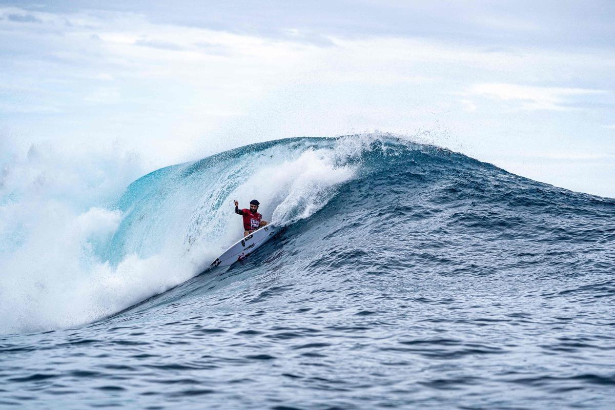Competición de surf Outerknown Tahiti Pro 2022 en Teahupoo, Polinesia Francesa
