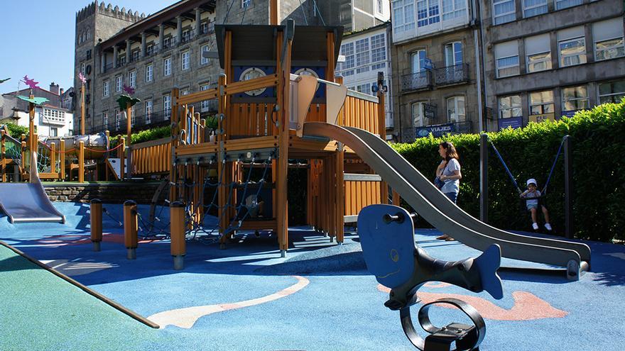 O parque infantil da Praza de Galicia, en Santiago