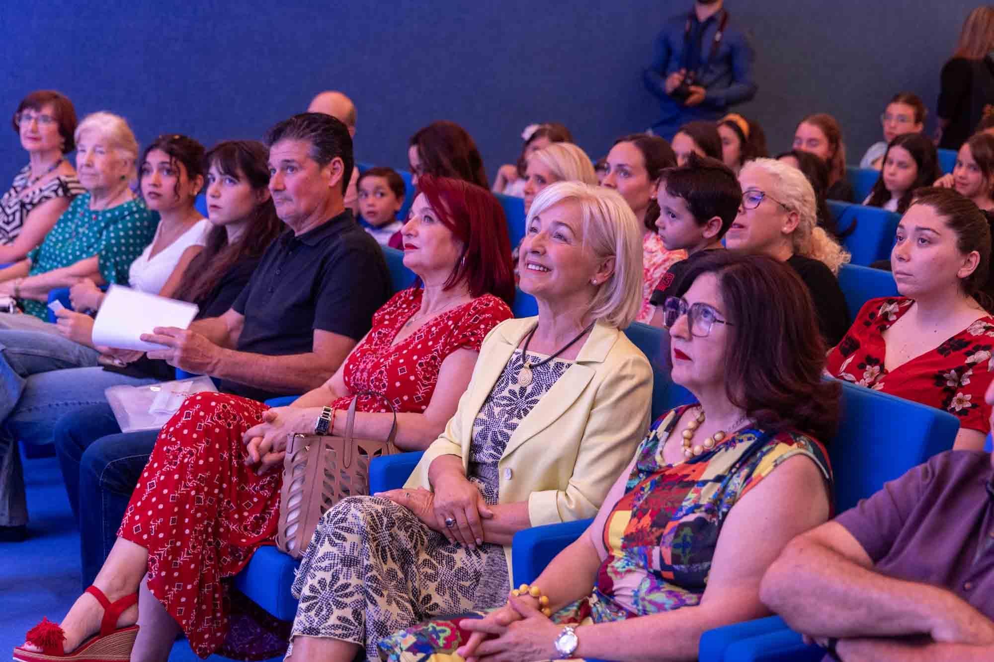 Entrega de premios del concurso infantil de relatos cortos "Cuéntame un cuento para comer" en el Club INFORMACIÓN organizado por COES