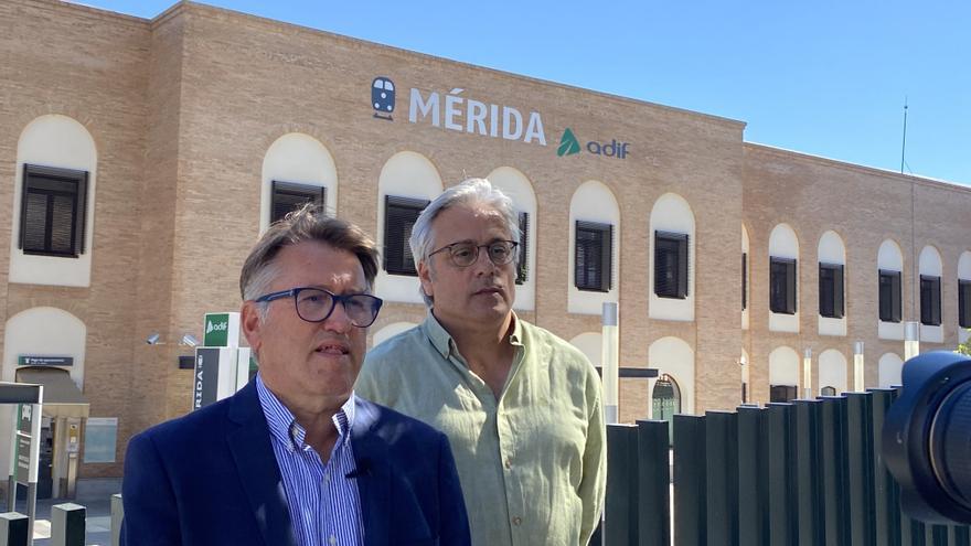 El PP advierte que el tren rápido podría no llegar a Mérida y el PSOE lo desmiente