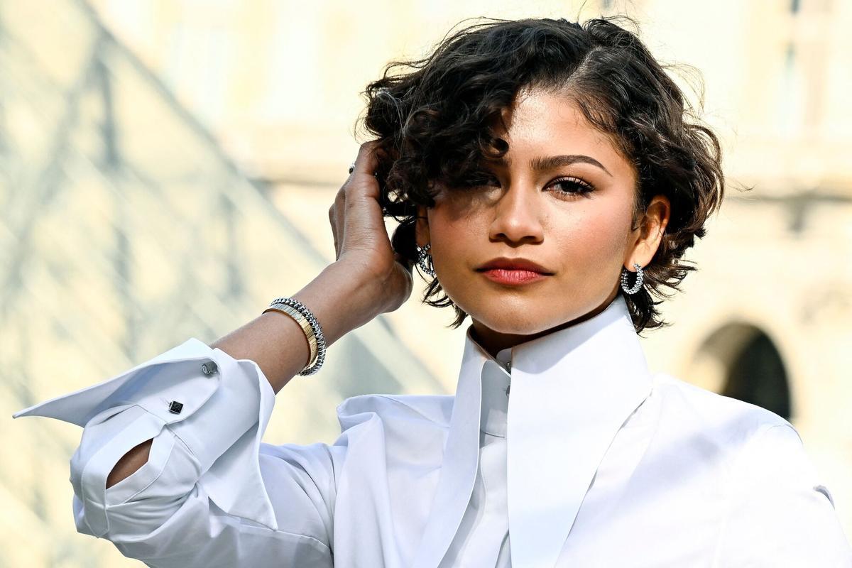 US actress Zendaya poses during a photocall prior to attend the Louis Vuitton Women's Ready to Wear Fall/Winter 2026-2027 collection fashion show as part of the Paris Women Fashion Week, in Paris, on March 10, 2026. (Photo by JULIEN DE ROSA / AFP)