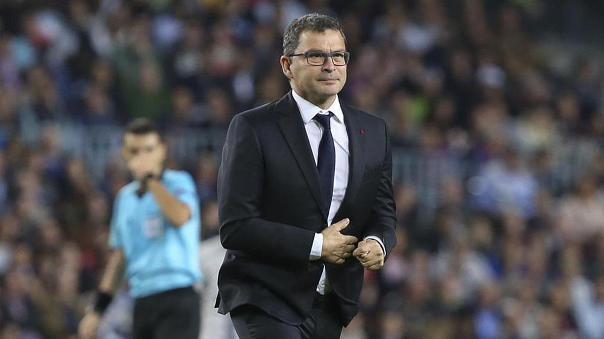 El Dr. Ricard Pruna durante un partido en el Camp Nou