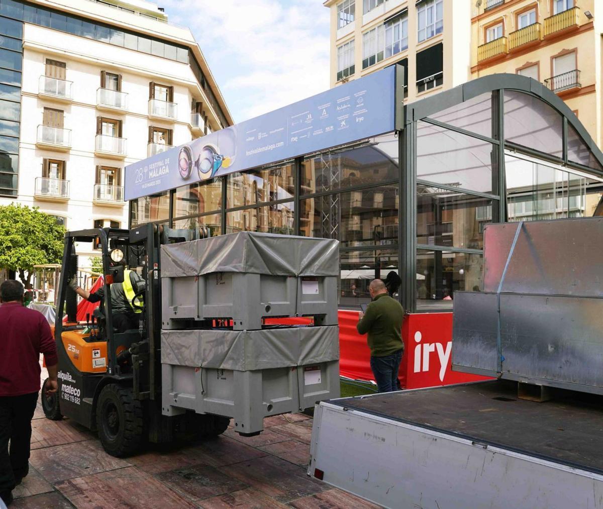 Preparativos en la Plaza de la Constitución.