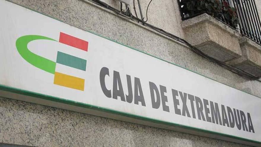 Liberbank anuncia el cierre de cuatro oficinas de Caja Extremadura