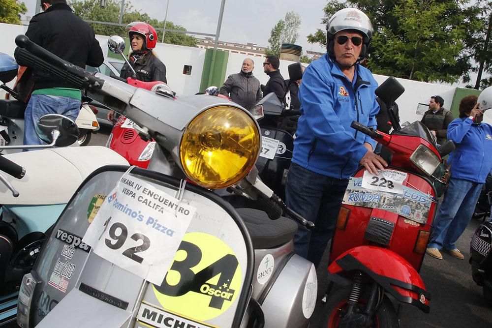 Un enjambre de Vespas toma Córdoba