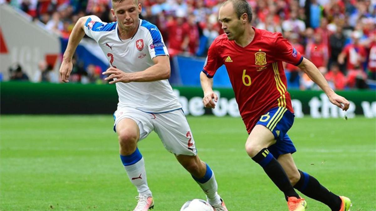 Iniesta se salió ante la República Checa