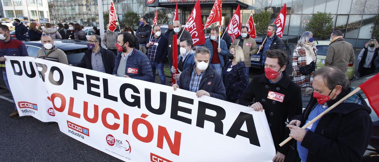 Trabajadores de Duro Felguera exigen una solución.