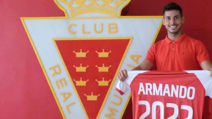 Gálvez oficializa la renovación del capitán Armando tras conocerse el fallo del CSD