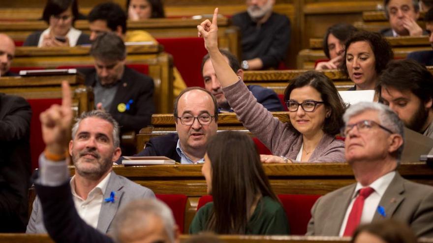 El Parlament reclama a Torra que se sotmeti a una qüestió de confiança o convoqui eleccions