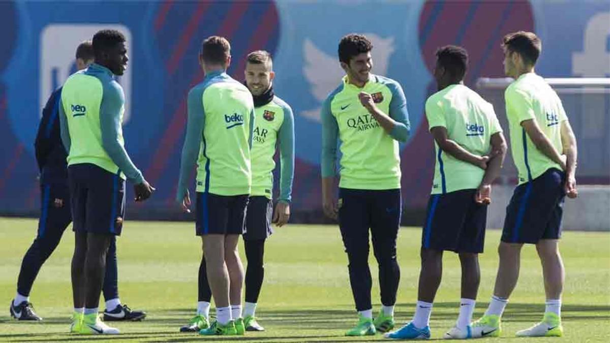 El Barcelona se entrena antes de viajar a Las Palmas
