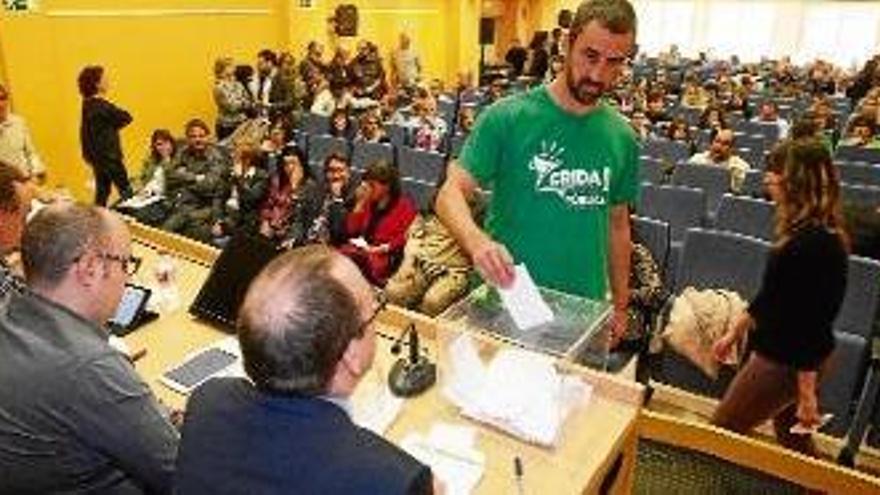 Un total de 163 membres del claustre de la UdG van poder votar els tres punts en l&#039;ordre del dia.