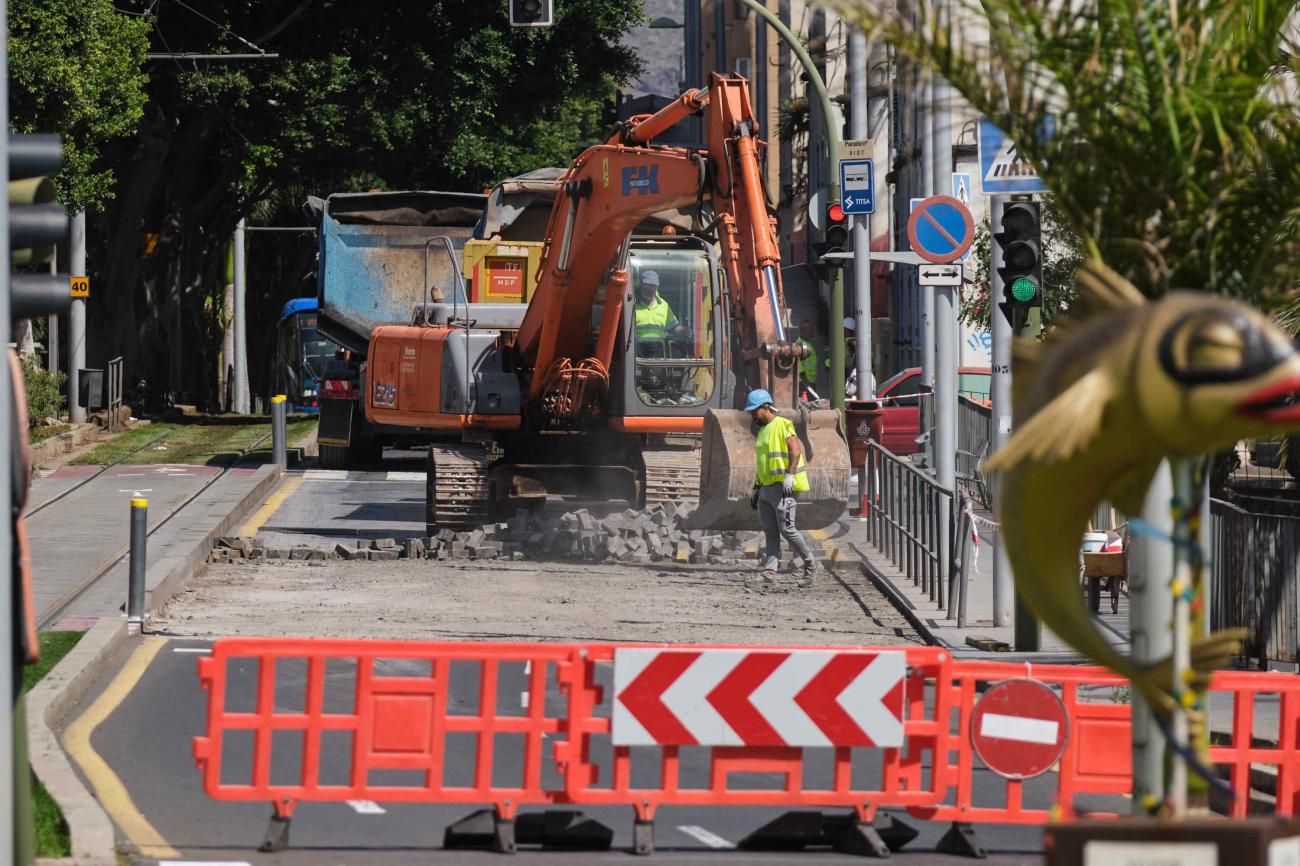 Inicio de las obras de repavimentación en Príncipes de España, Ofra