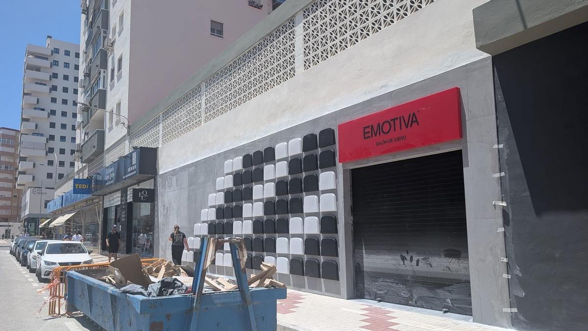 Obras de reforma del local que ocupará Emotiva en la avenida de Velázquez de Málaga, el distrito Carretera de Cádiz.