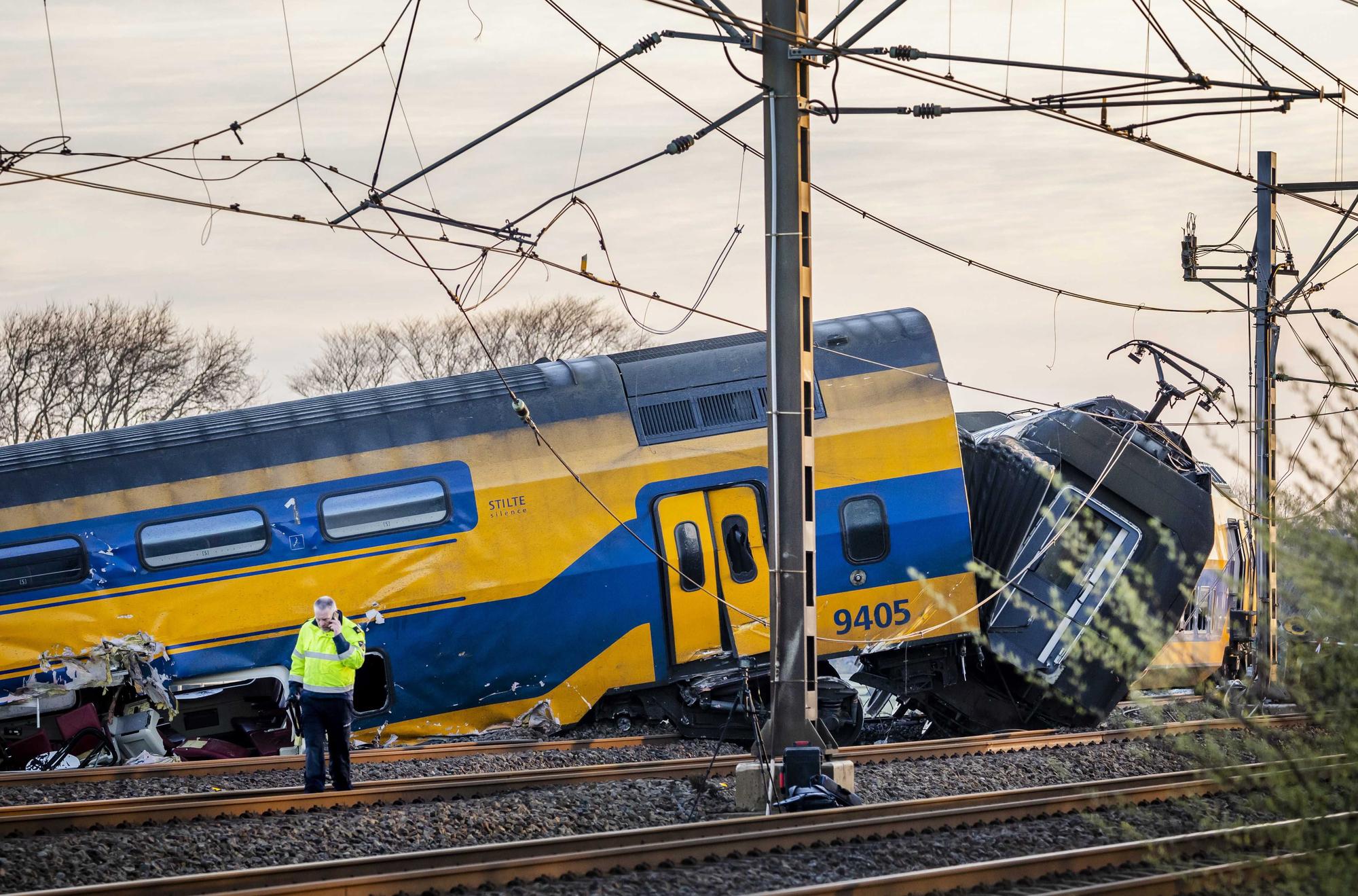 El descarrilament d'un tren a Països Baixos, en imatges