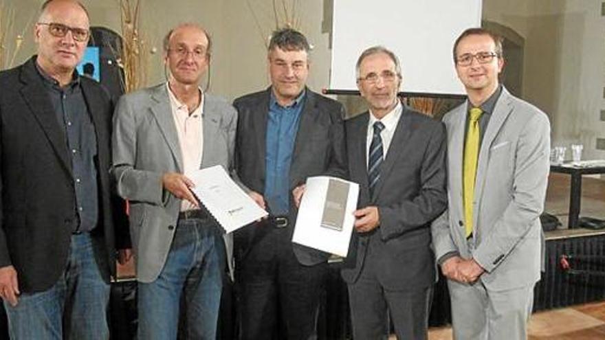 Els representants de la Xarxa C17 reunits a Ripoll