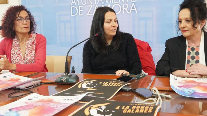 Desde la izquierda, Carmen Ramos, María Eugenia Cabezas y Carmen Ledesma en la presentación de la actividad.