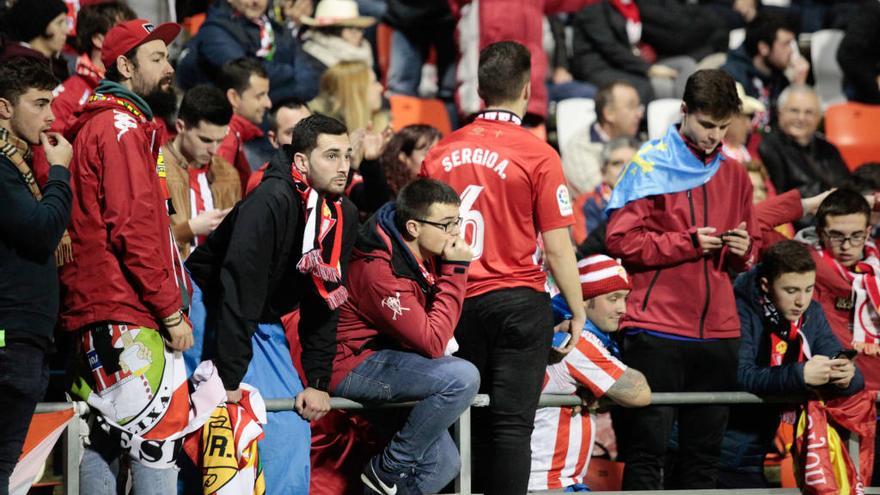 Aficionados del Sporting en el partido de Lugo.