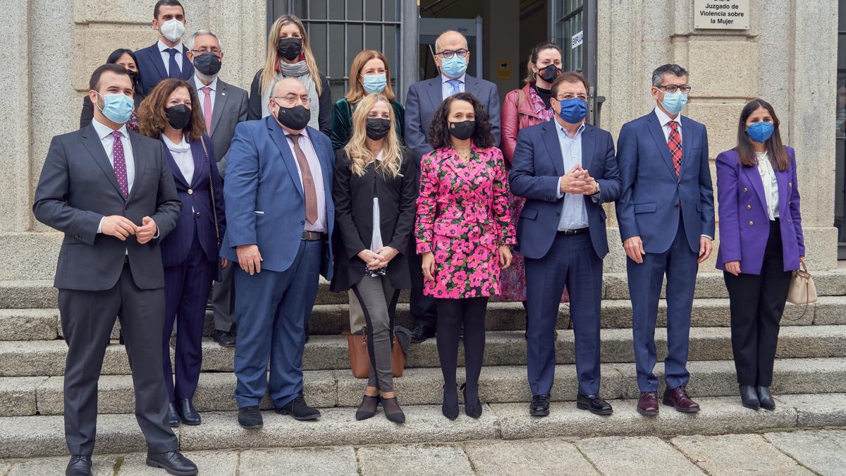 Autoridades durante la inauguración del Juzgado de Violencia sobre la Mujer, el pasado 1 de marzo.