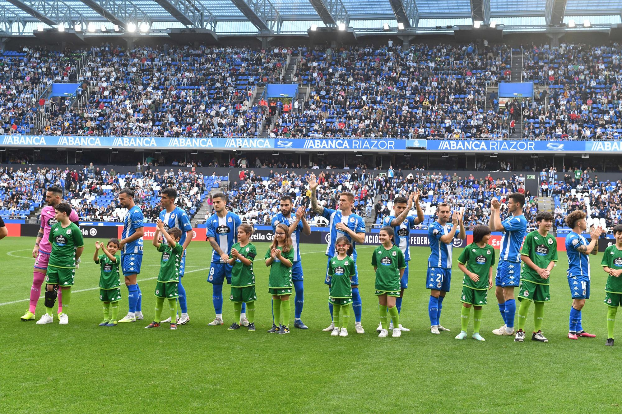 Homenaje a Arsenio Iglesias en Riazor antes del Deportivo-Alcorcón