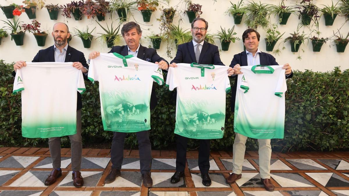 Presentación de la camiseta especial de Andalucía del Córdoba CF.